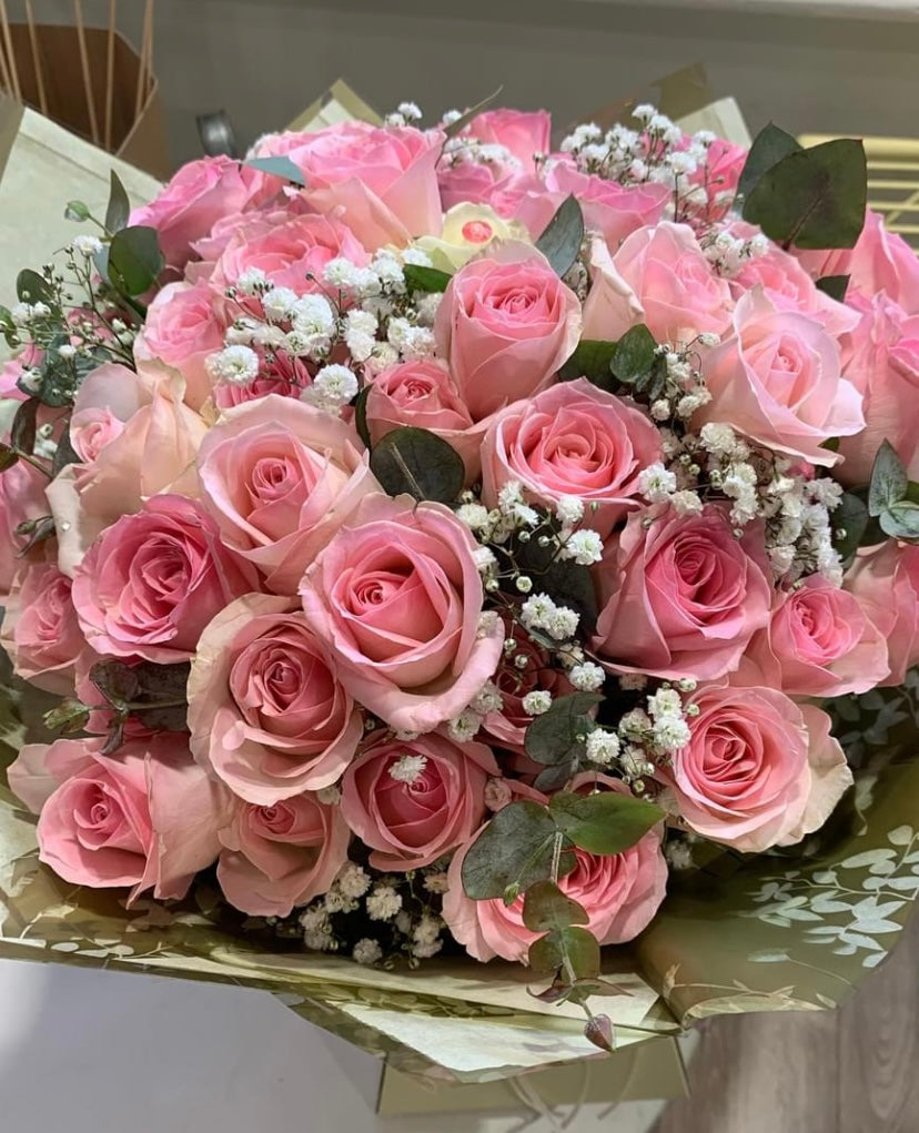 Pink rose bouquet