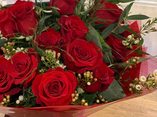 50 red roses