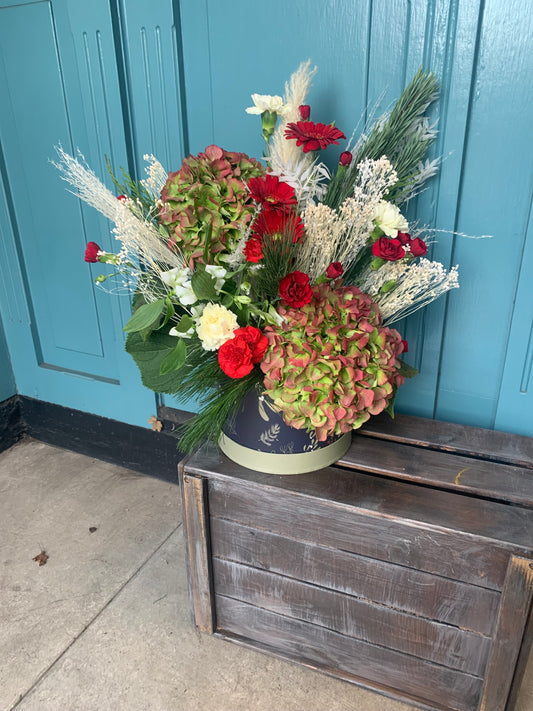 Festive elegance hat box